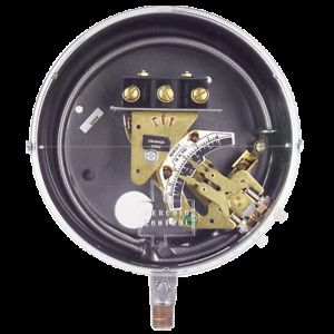 Dwyer Mercoid DA-7031-153-5 Pressure Switch 2 - 60 PSI