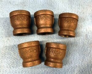 MALLEABLE BLACK IRON REDUCING COUPLING 1/2 X 3/8  ** LOT OF 5 **