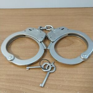 Early 90s Smith &amp; Wesson M-100 Handcuffs, made in USA