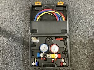 AC manifold with 4 hoses