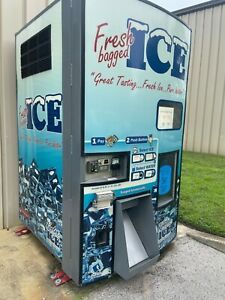 Ice vending Kooler Ice Used IM1000 10 &amp; 16lb Ice and water vending machine