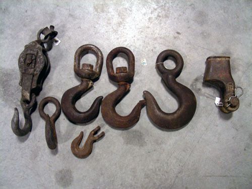 Assorted rigging hooks for sale