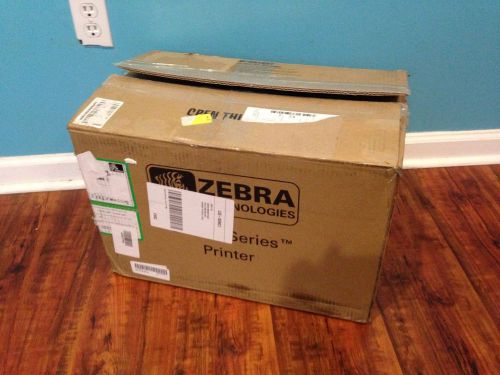 Zebra ZT230 Direct Thermal Printer ZT23043-D01200FZ 300 DPI, Appears to be new