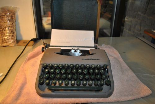 Vintage Smith Corona SKYRITER Portable Typewriter with Metal Case