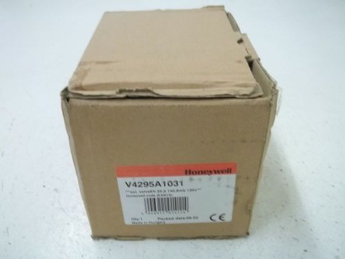 HONEYWELL V4295A1031 SOLENOID VALVE *NEW IN A BOX*