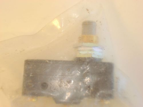This is a Hobart Baxter rack oven door switch # 00-630142-00090