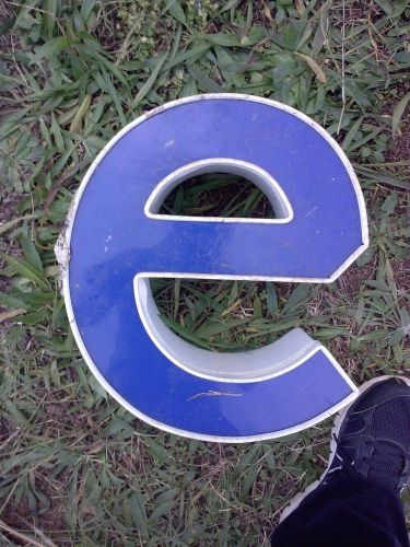 Industrial white channel aluminum letter &#034;e&#034; with blue face for sale