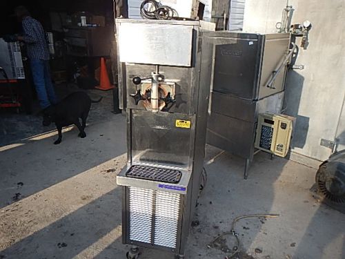 STOELTING ICE CREAM MACHINE &amp; PUMP (Dairy Queen Unit) 208/230, 3 PHASE