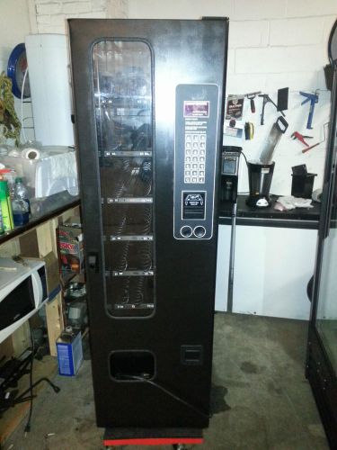 USI 3120 Snack Vending Machine