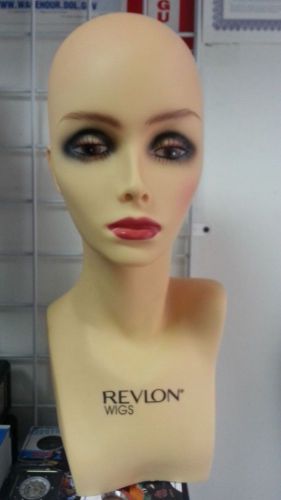 Display Female Mannequin for Wigs 14&#039;&#039; Mannequin head REVLON 14&#039;&#039;