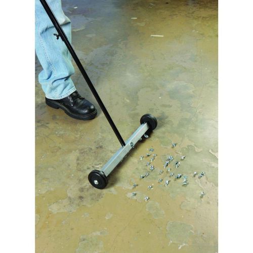 Pick Up Garage Warehouse Magnetic Floor Sweeper Steel Separator Hand Tool #5063