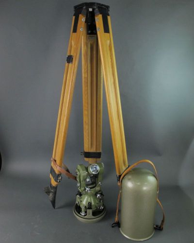Wild Heerbrugg T2 Theodolite w/ Tripod and Bullet Case