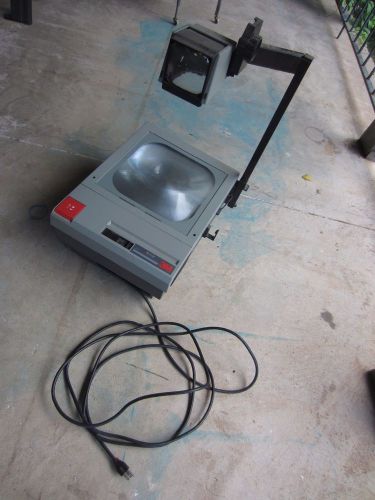 3M 910 OVERHEAD PROJECTOR Used Works Great Model 900 AJB folding arm portable