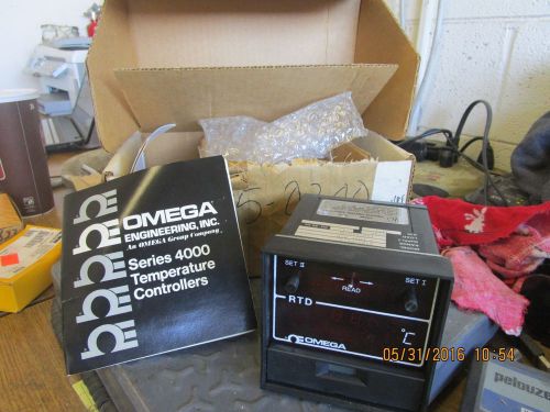 NEW OMEGA ENGINEERING SERIES 4000 TEMPERATURE CONTROLLER 4202-PC-1