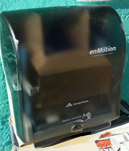 Paper Towel Dispenser Touchless Battery Operated #59462