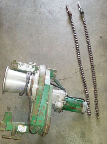 Greenlee Model 640 4000lbs Cable Puller Tugger with Chains