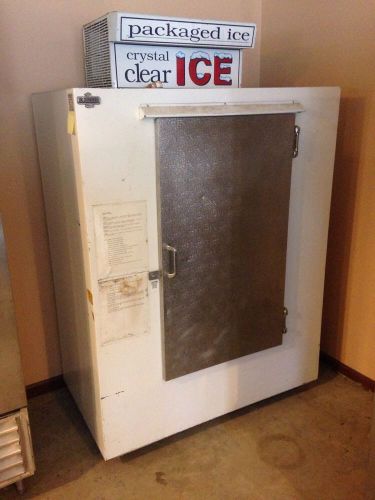 Used LEER OUTDOOR ICE MERCHANDISER - 40 CU FT