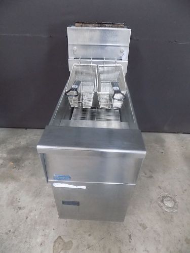 Pitco ssh55 50lb natural gas deep fryer with new baskets for sale