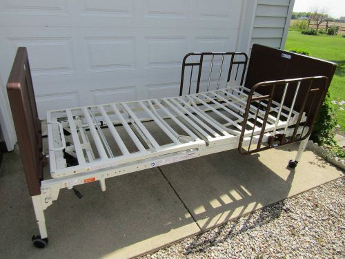 INVACARE MODEL G5510 ADJUSTABLE ELECTRIC HOSPITAL BED w/ mattress -- vg cond. +