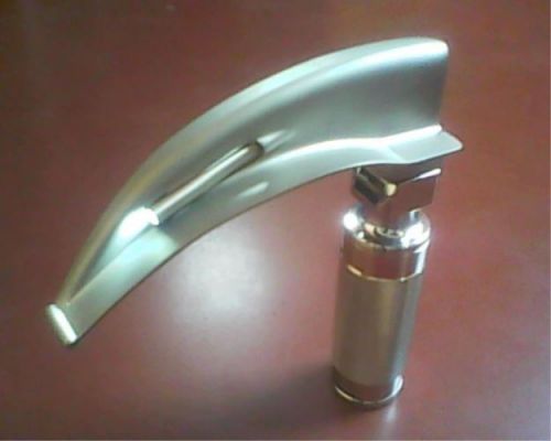 Fiber Optic Laryngoscope Macintosh 4 blades LED   1 handle