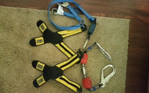 Miller Twin Turbo D-Ring Connector Fall Protection System.backbitr lanyard Sala