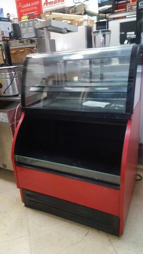 USED HMBC3 STRUCTURAL CONCEPTS REFRIGERATED DISPLAY CASE