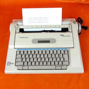 Smith Corona NA3HH Display Spell Write Dictionary Electric Typewriter Excellent