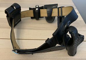 Galls Gun Belt Black Size 42 Preowned but In Very Good Condition Police Security