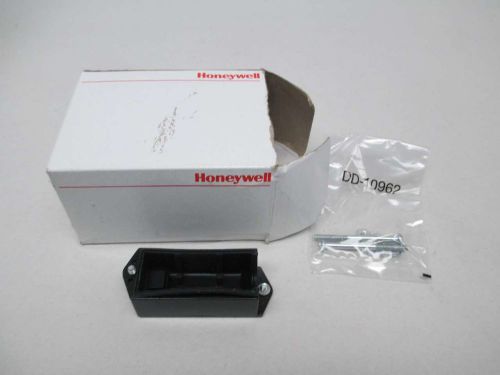 NEW MICRO SWITCH BZE6-2RQ9 HONEYWELL ROLLER LIMIT SWITCH 240V-AC 1.5A D379942