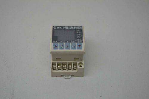 NEW SMC PSE101-B 0-100KPA PRESSURE SENSOR SWITCH CONTROLLER D384201