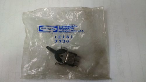 RAYTHEON LE1A1 7736 TOGGLE SWITCH NEW QTY-1