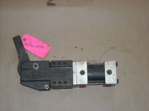 De-sta-co a895b-16-22-r1000-c100k pneumatic clamp, with arm, no sensor, used for sale