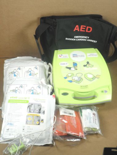 Zoll AED Plus with Carrying Case and (4) Expired Pads