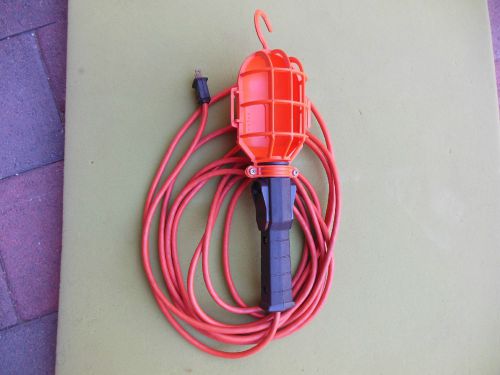 ELectricord Hanging Light/work lamp in very good condition, cord approx 20 feet