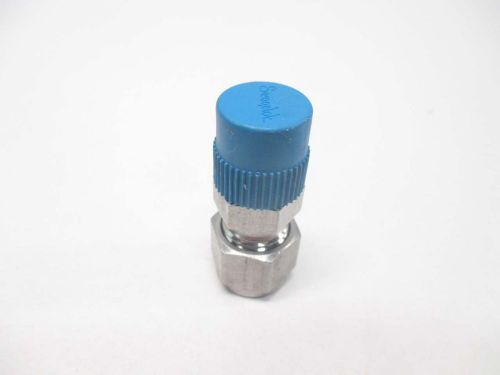 New swagelok ss-500-1-4 male connector 5/16 in tube 1/4 in npt stainless d482631 for sale