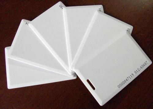 100pcs Full Color Customize PVC/plastic cards with magstripe or barcode.