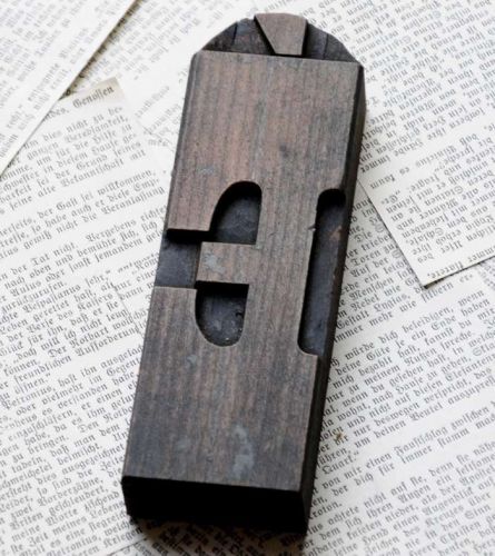 letter: E rare bold wood type 5.71&#034; woodtype font letterpress printing block