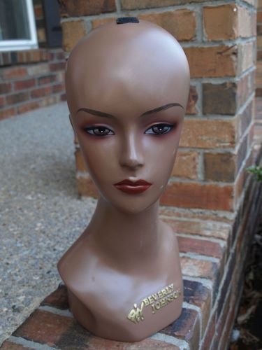 GORGEOUS MANNEQUIN HEAD - Wig/Hat Display - VERY GOOD CONDITION! BEVERLY JOHNSON
