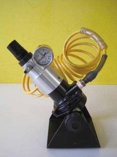 Watts fluidair b548-02ahc air filter regulator 150psi 120 deg. f w/ mount &amp; hose for sale