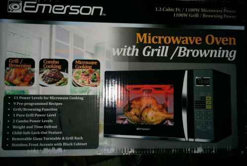 Emerson 1052466 1000 Watts Microwave Oven