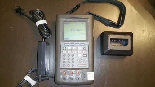 Fluke 702 Documenting Process Calibrator With Charger and New Battery