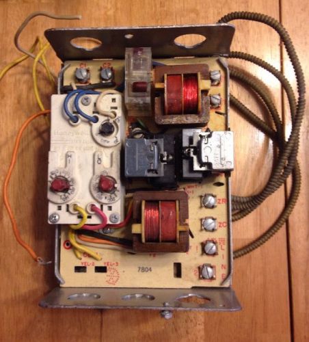 Honeywell triple aquastat relay oil burner primary control r8182h 1005 for sale