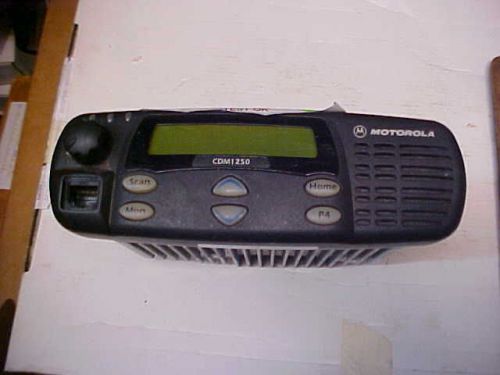 motorola cdm1250 uhf 45w 403-470 dash mount radio aam25rkd9aa2an tested s96
