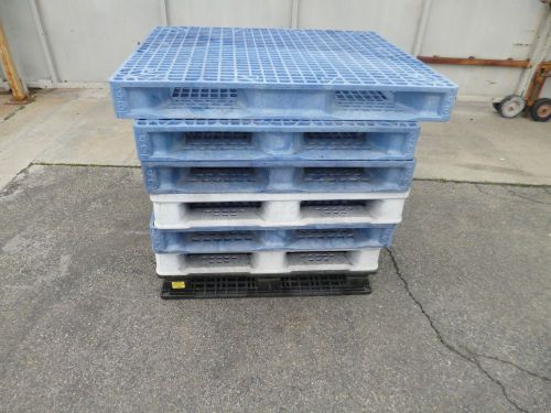 ASSORTED SANITARY ONE PIECE PLASTIC PALLETS 40&#034; X 48&#034;  ( 7pcs )