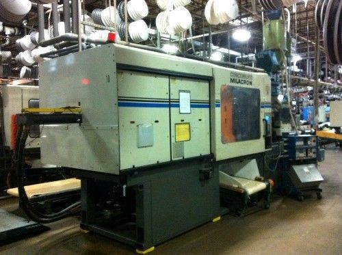440 Ton, 54 Oz. Cincinnati-Milacron Injection Molding Machine &#039;95