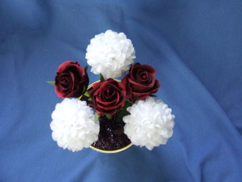 Flower Pen Bouquet- White Daisiy and Red Rose bud black or blue ball point pen