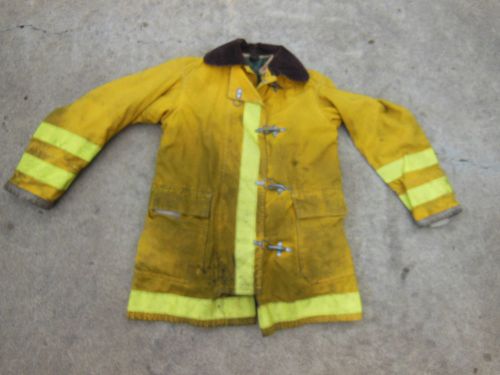 Globe fire fighting jacket w/ removable liner &amp; reflector strips size 35-36 for sale