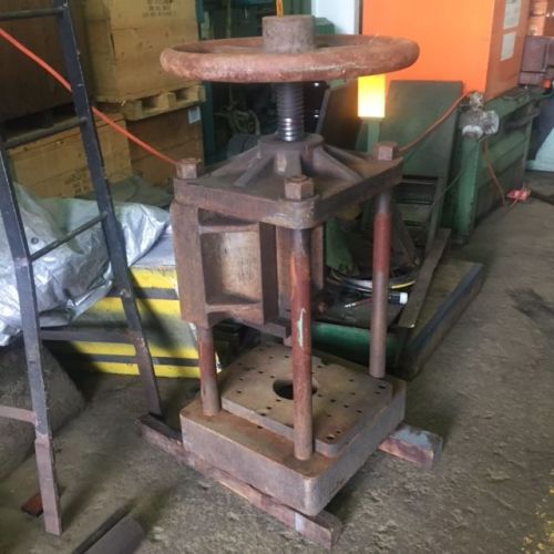 Hand screw press  (29048) for sale