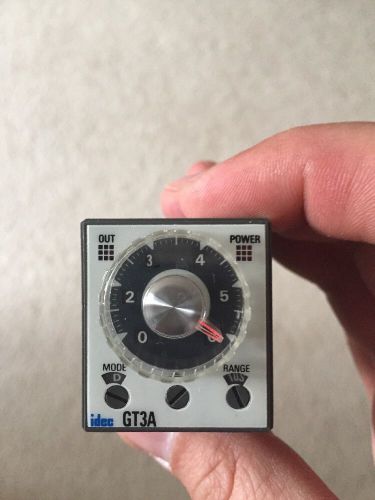 IDEC GT3A-4AF20 100-240 Volt 8 Pin Electronic Timer USED