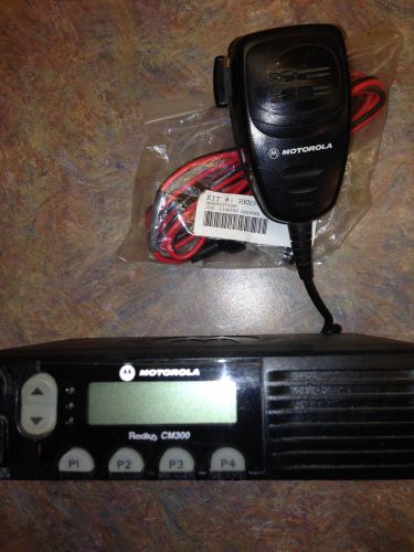 Motorola cm300 uhf 25 watt ~ aam50rpf9aa1an ~ for sale